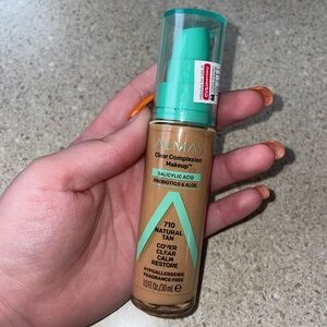 Almay Acne‑Safe Foundation – Salicylic Acid, Prebiotics, Aloe 🌿